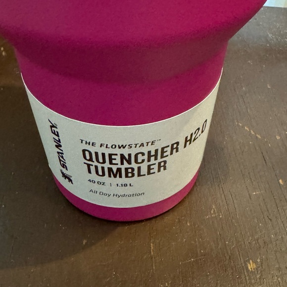 Stanley Fuchsia Quencher H2.0 Tumbler - Picture 3 of 6
